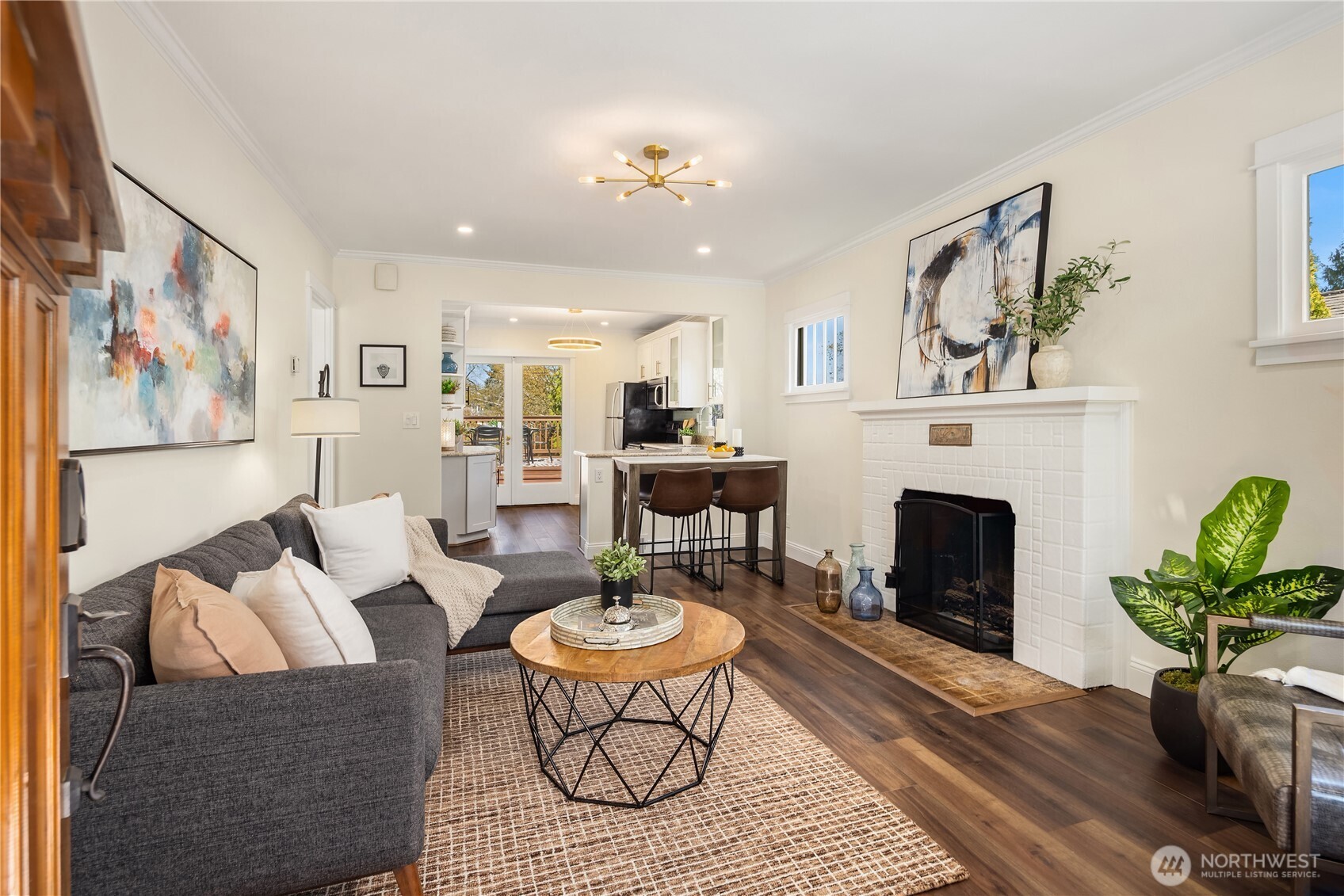 324 NE 54th Street , Seattle, WA 98105