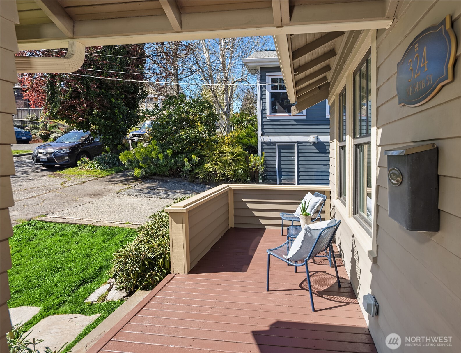 324 NE 54th Street , Seattle, WA 98105