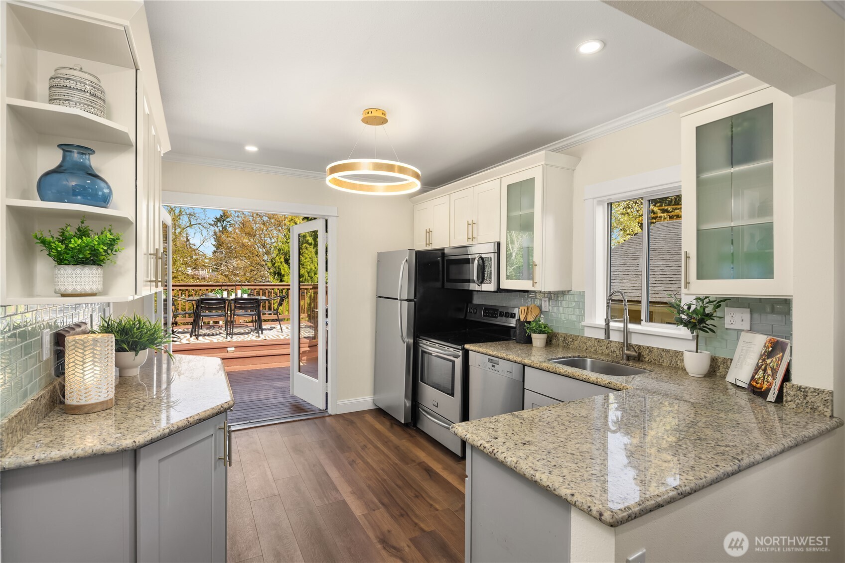 324 NE 54th Street , Seattle, WA 98105