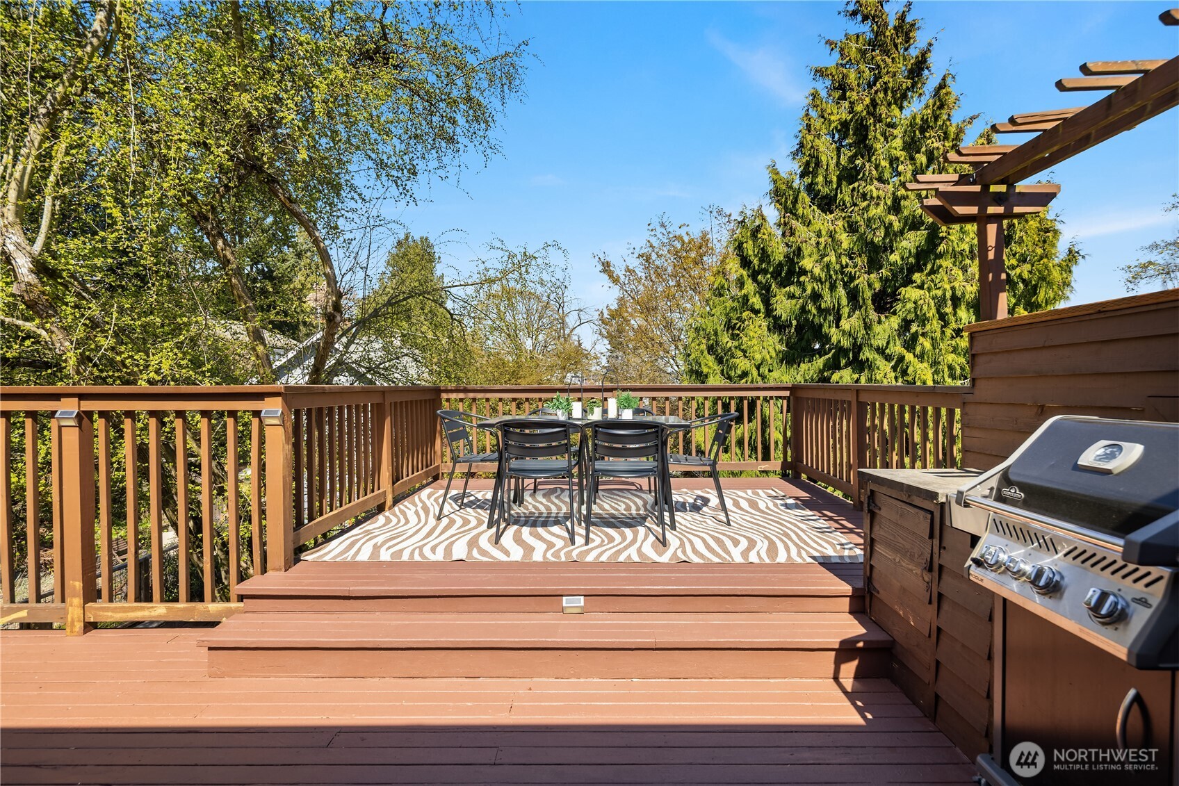 324 NE 54th Street , Seattle, WA 98105