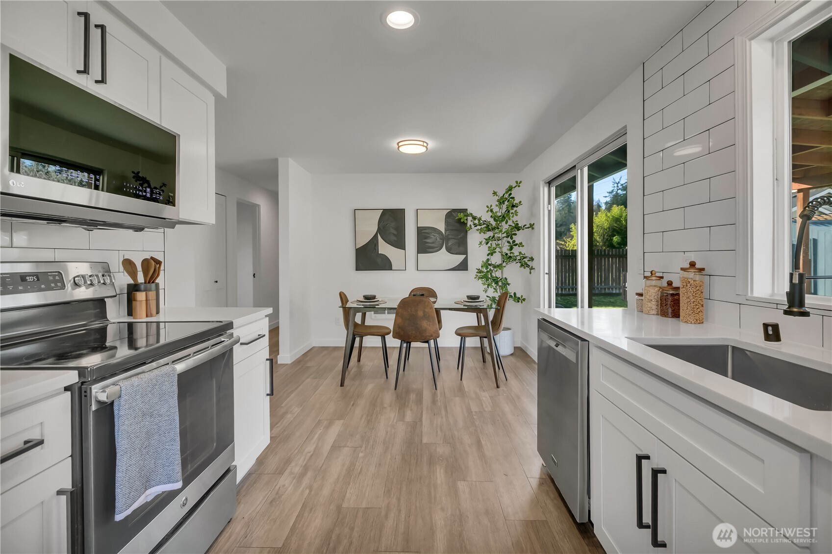 21720 SE 237th Street , Maple Valley, WA 98038