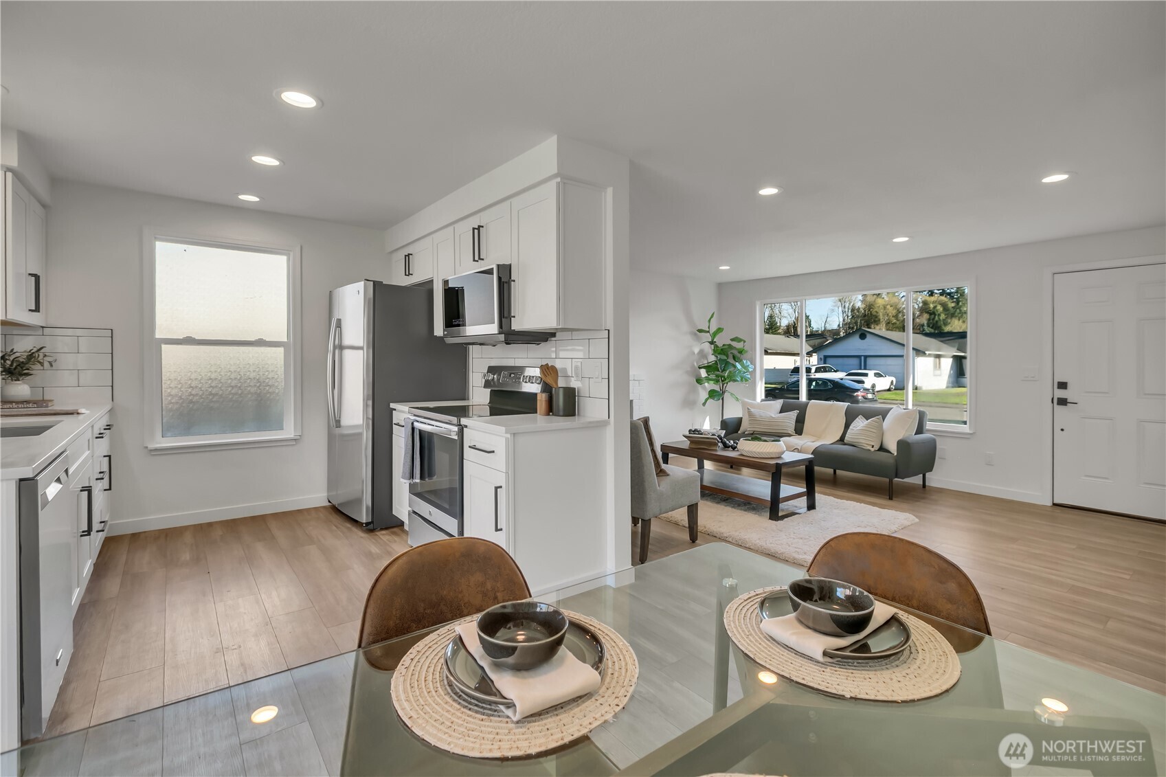21720 SE 237th Street , Maple Valley, WA 98038