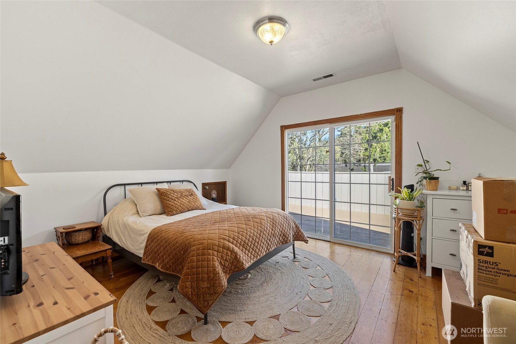 625 E Hazel Avenue , Burlington, WA 98233