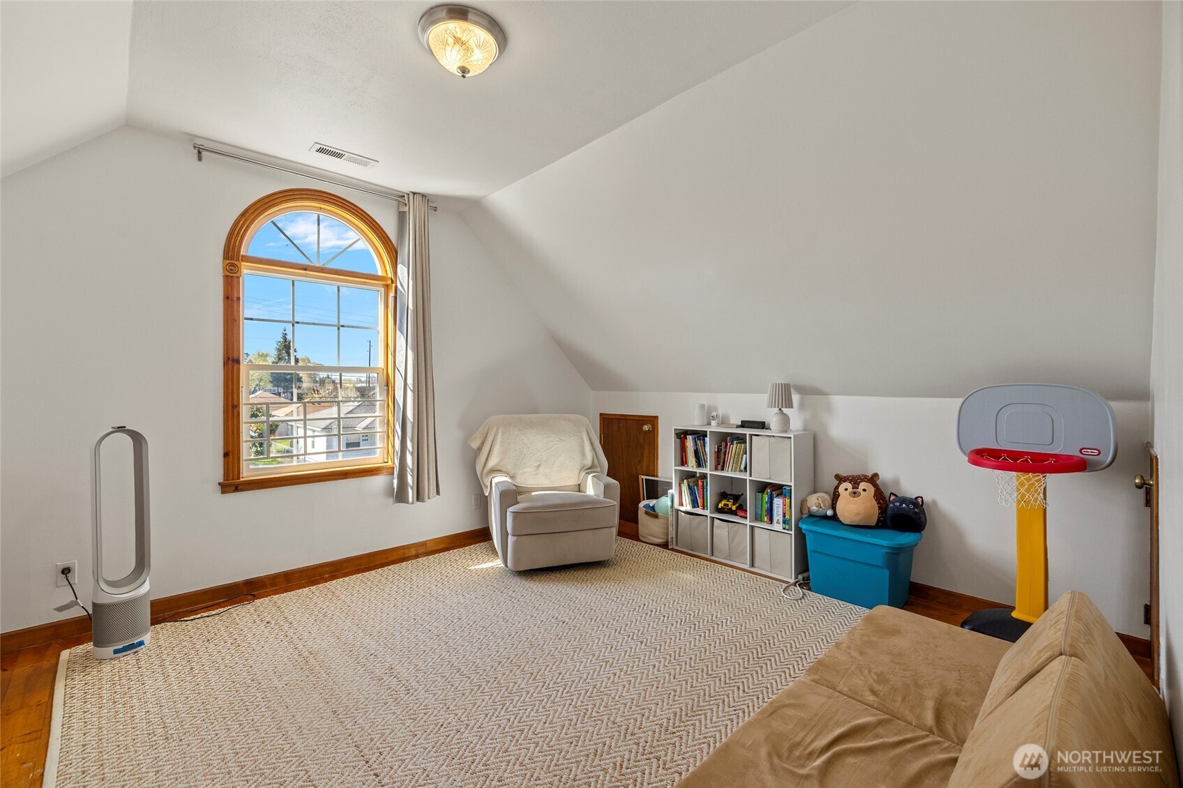 625 E Hazel Avenue , Burlington, WA 98233