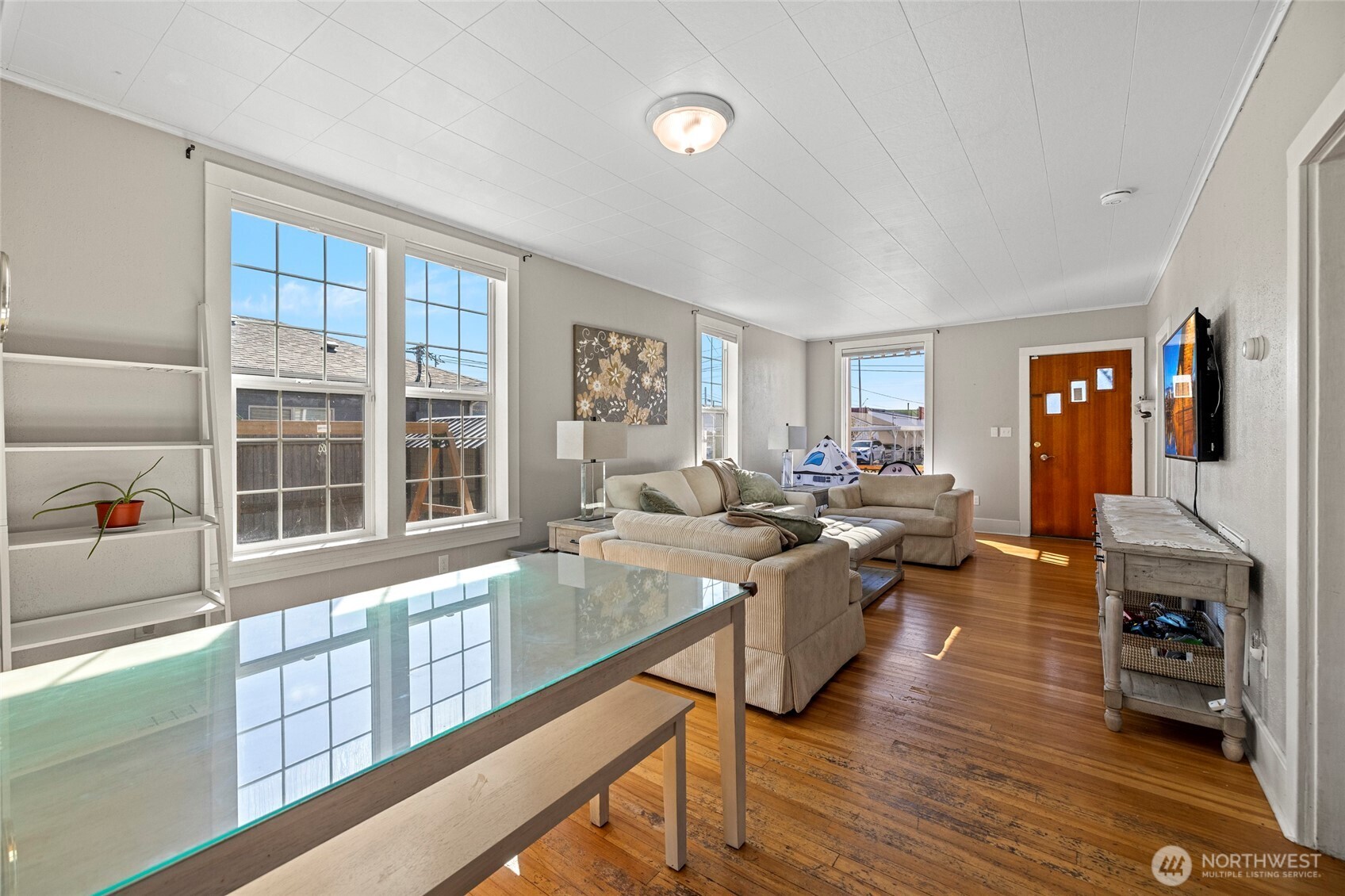 625 E Hazel Avenue , Burlington, WA 98233
