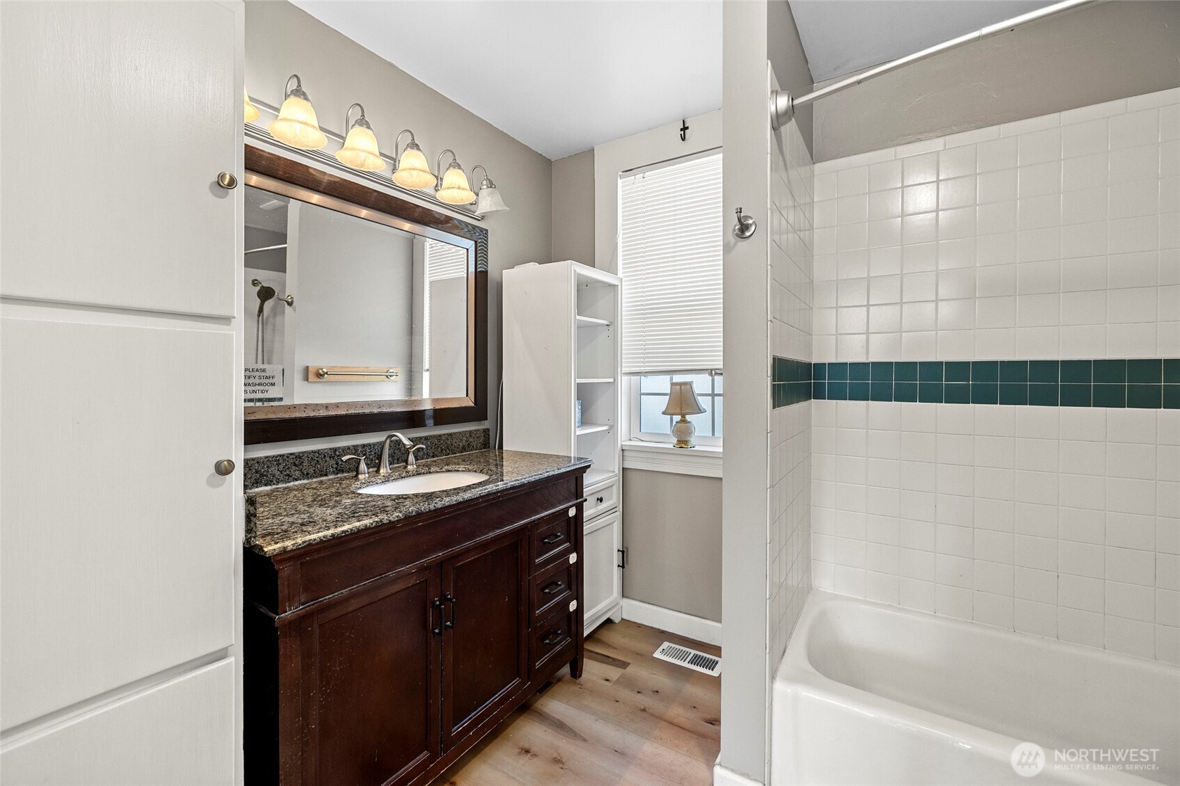 625 E Hazel Avenue , Burlington, WA 98233