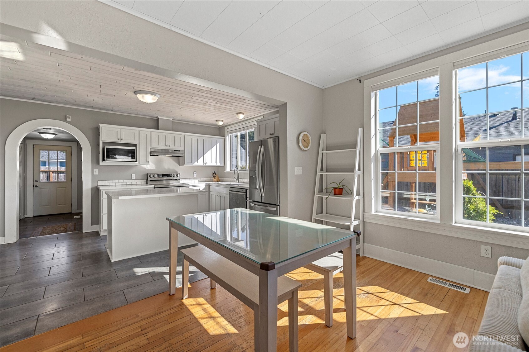 625 E Hazel Avenue , Burlington, WA 98233