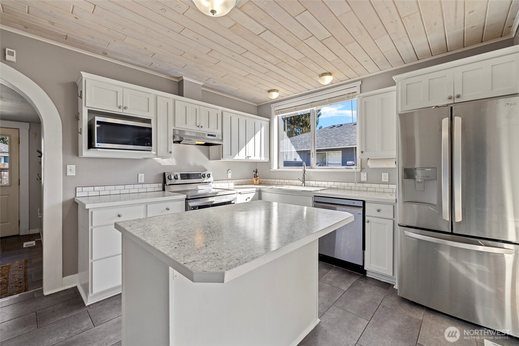 625 E Hazel Avenue , Burlington, WA 98233