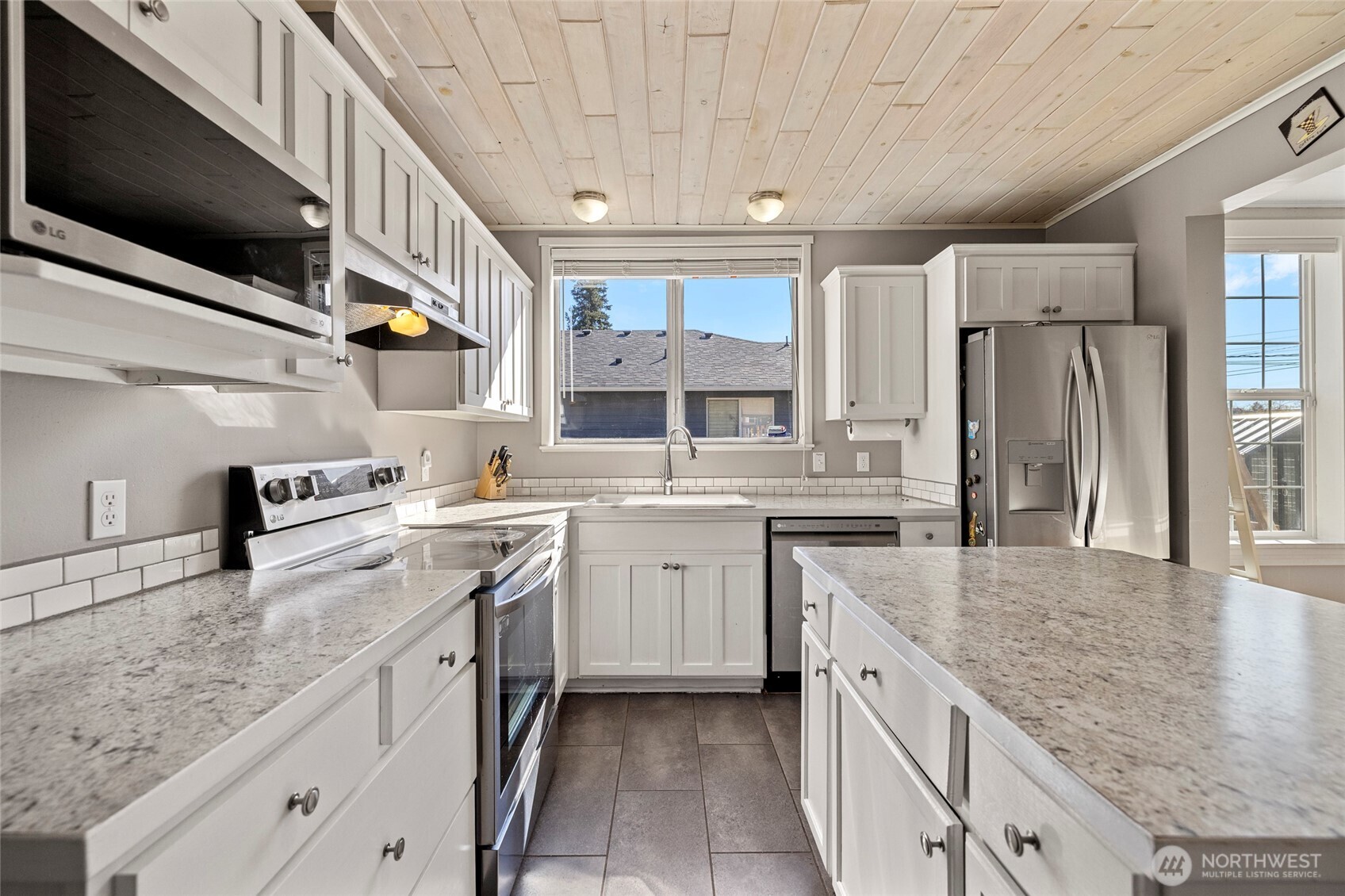 625 E Hazel Avenue , Burlington, WA 98233
