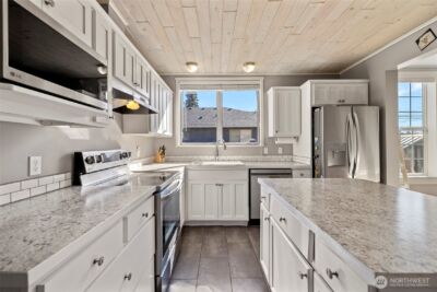 625 E Hazel Avenue , Burlington, WA 98233 - Photo 8