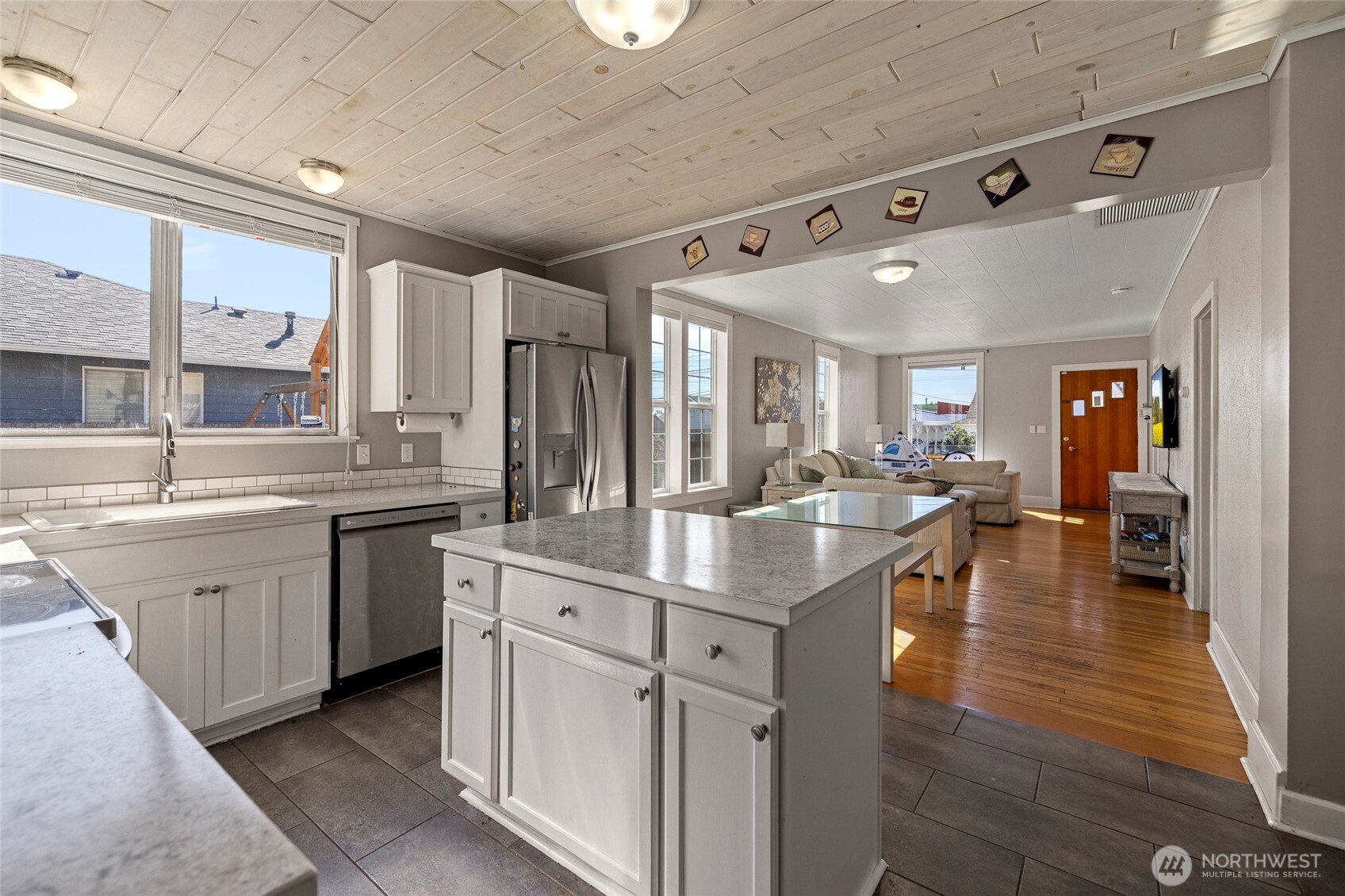 625 E Hazel Avenue , Burlington, WA 98233
