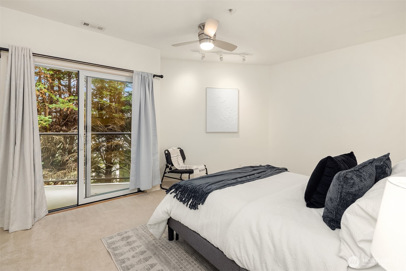 9039 NE Juanita Drive #305, Kirkland, WA 98034