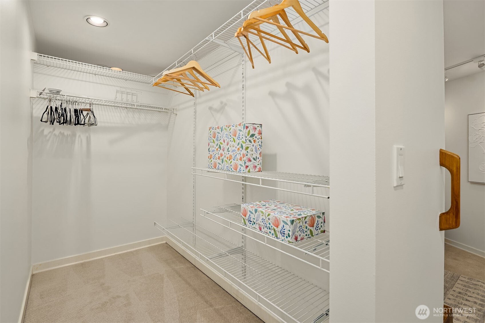 9039 NE Juanita Drive #305, Kirkland, WA 98034