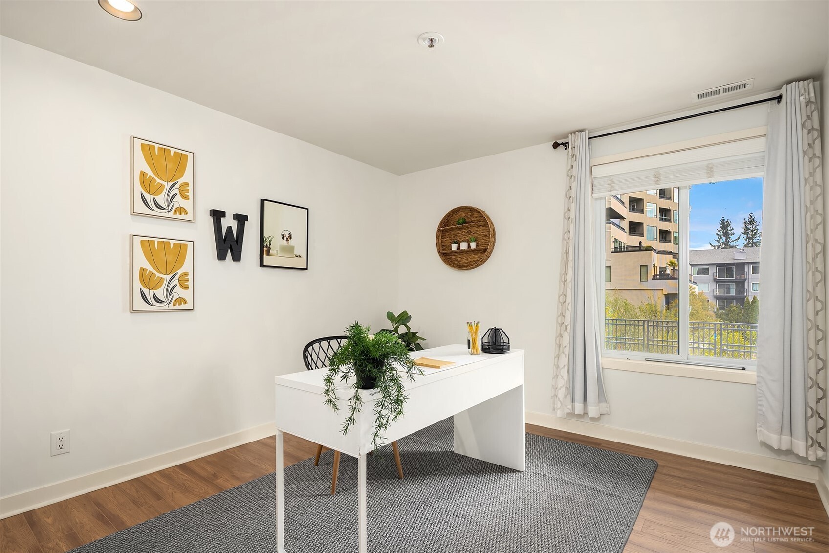 9039 NE Juanita Drive #305, Kirkland, WA 98034