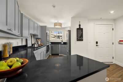 9039 NE Juanita Drive #305, Kirkland, WA 98034 - Photo 4
