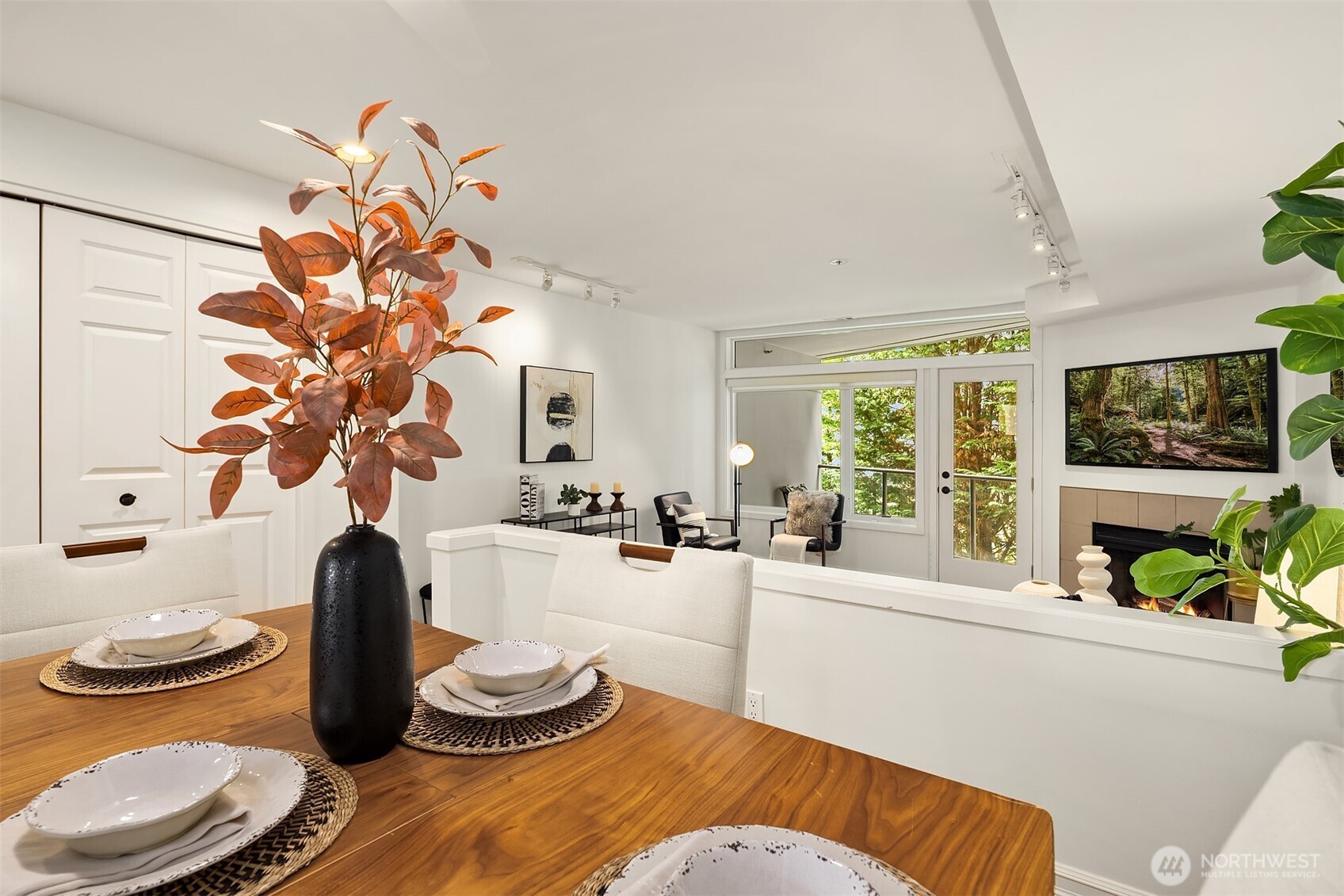 9039 NE Juanita Drive #305, Kirkland, WA 98034