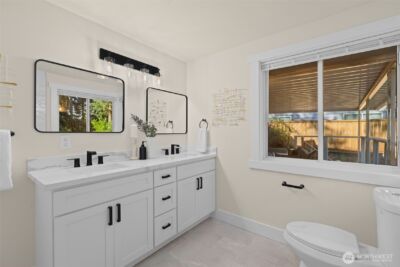 18330 47th Place NE, Lake Forest Park, WA 98155 - Photo 17