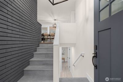 18330 47th Place NE, Lake Forest Park, WA 98155 - Photo 2