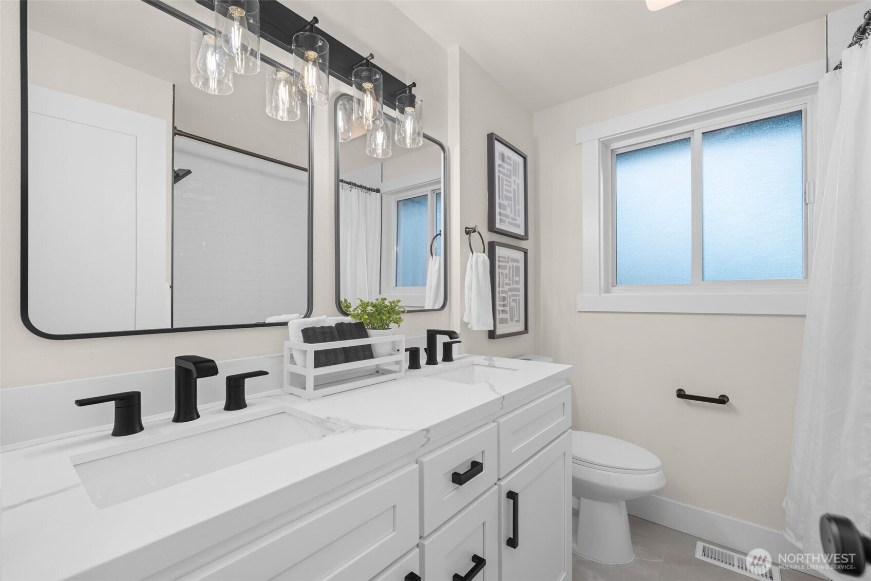 18330 47th Place NE, Lake Forest Park, WA 98155