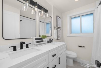 18330 47th Place NE, Lake Forest Park, WA 98155 - Photo 22