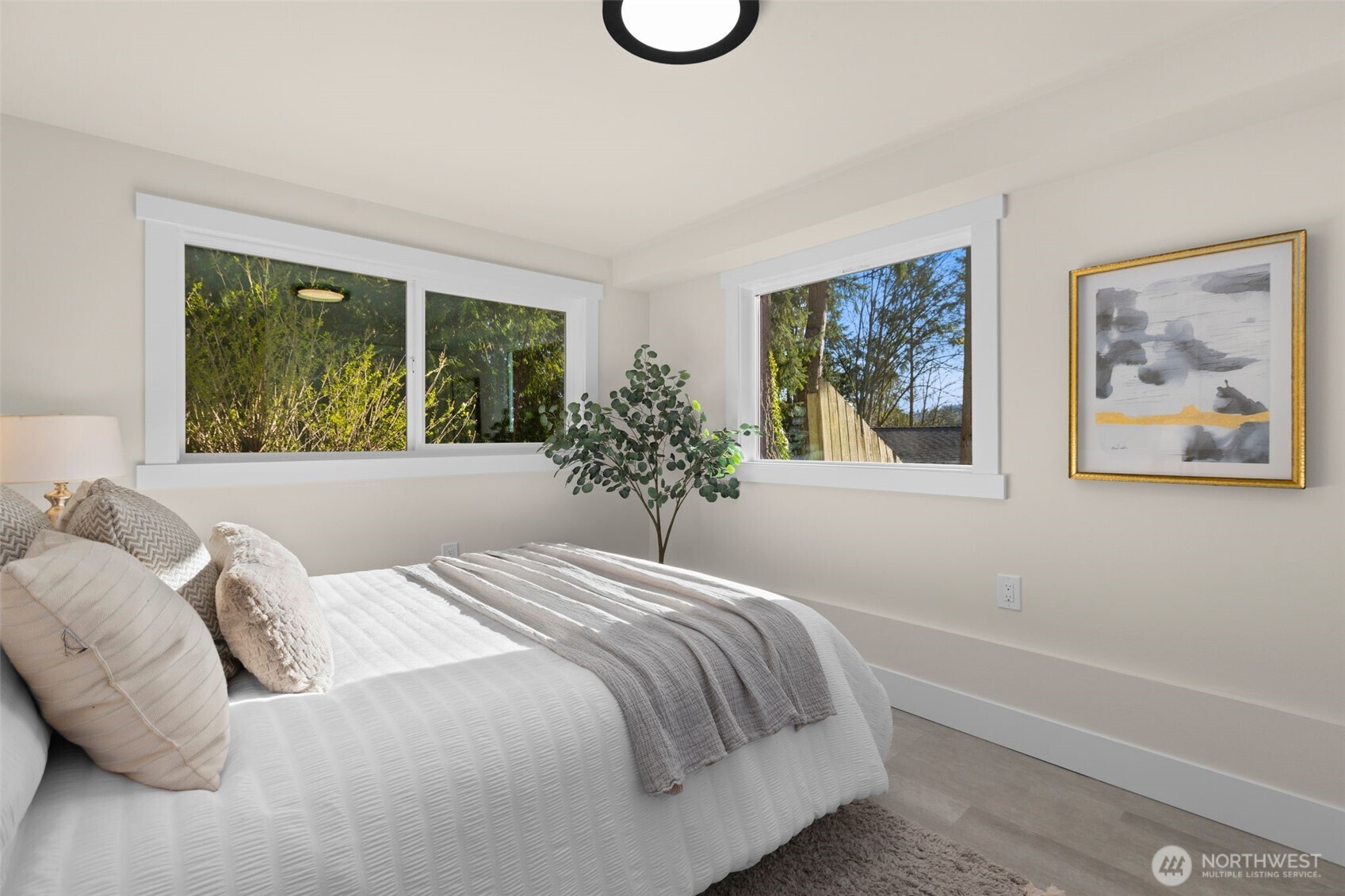 18330 47th Place NE, Lake Forest Park, WA 98155