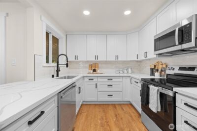 18330 47th Place NE, Lake Forest Park, WA 98155 - Photo 6