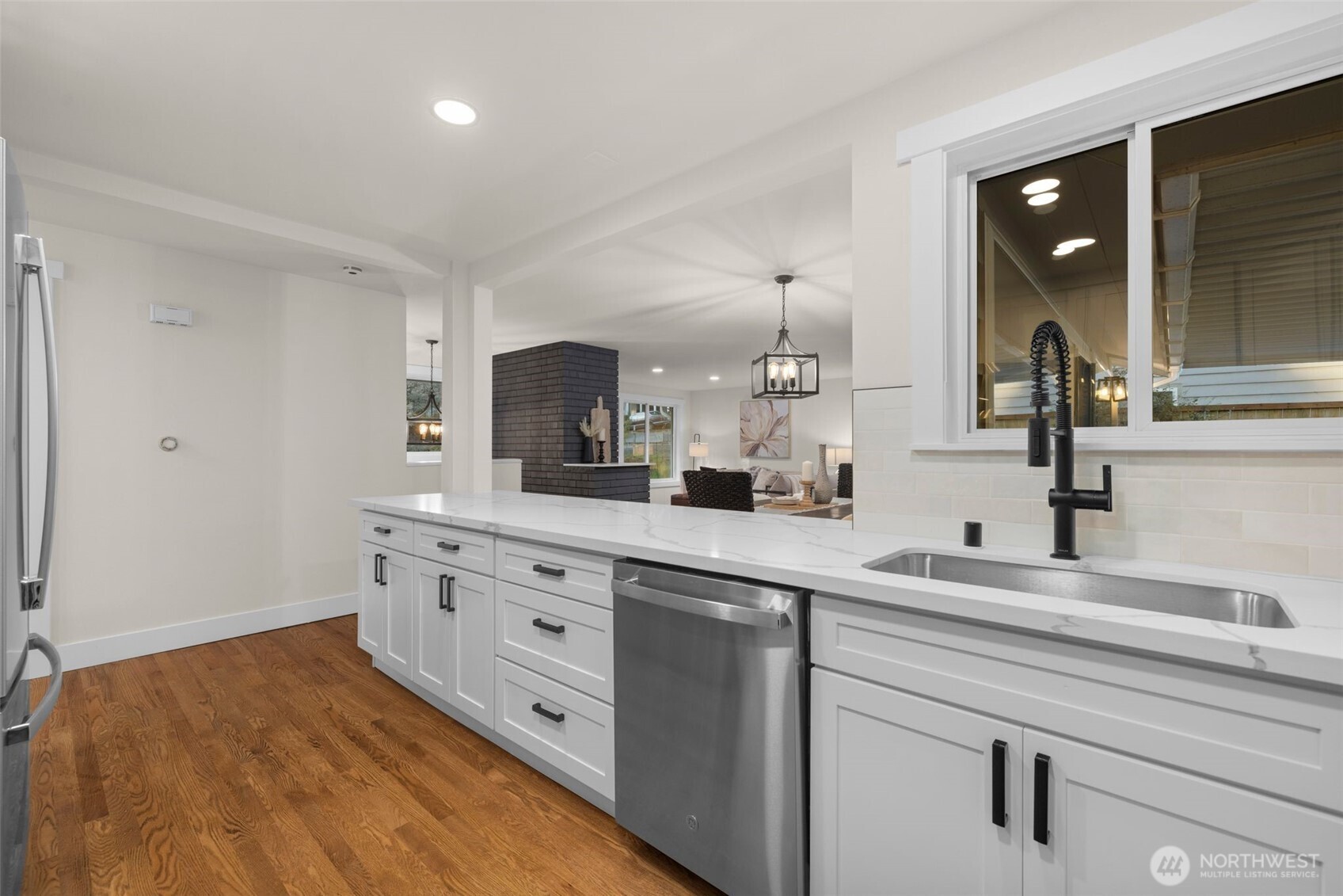 18330 47th Place NE, Lake Forest Park, WA 98155