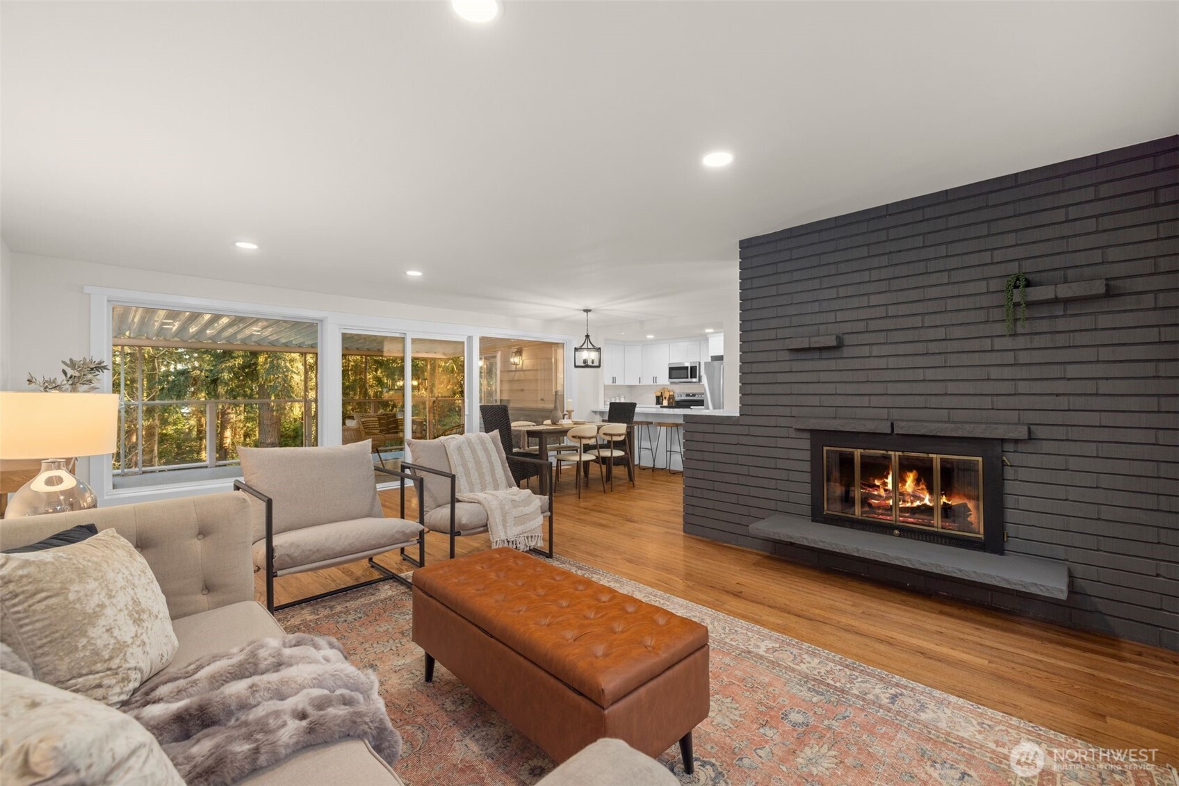 18330 47th Place NE, Lake Forest Park, WA 98155