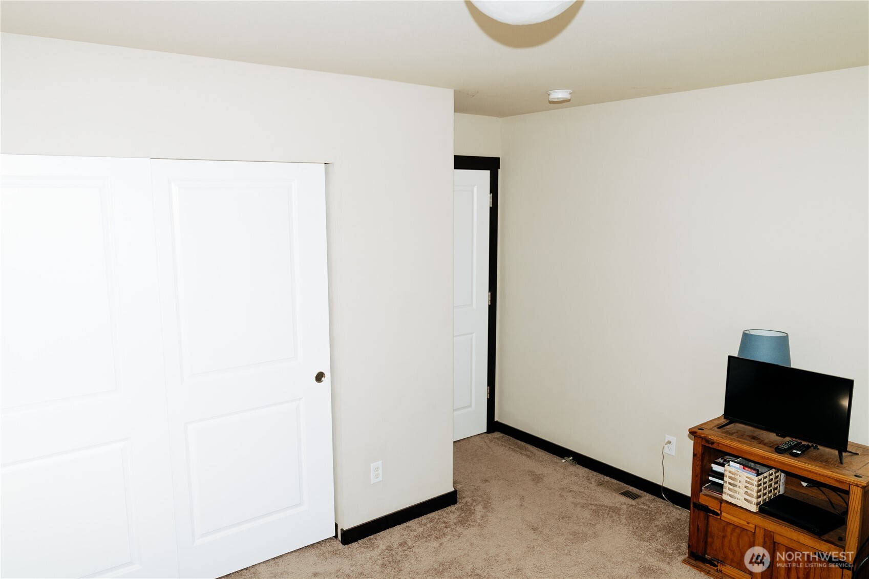 108 Jeff Street , Mount Vernon, WA 98273