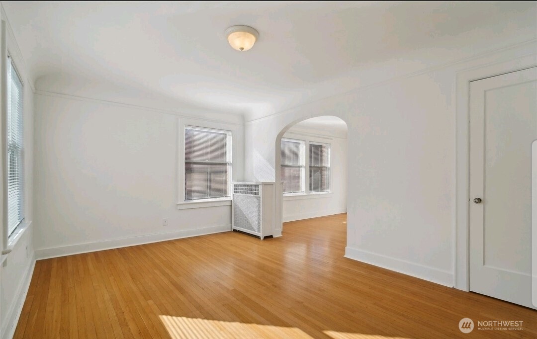 315 12th Avenue E, Seattle, WA 98102