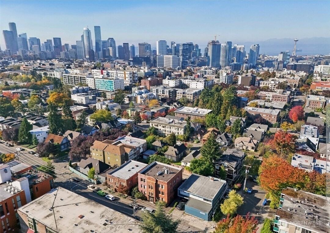 315 12th Avenue E, Seattle, WA 98102