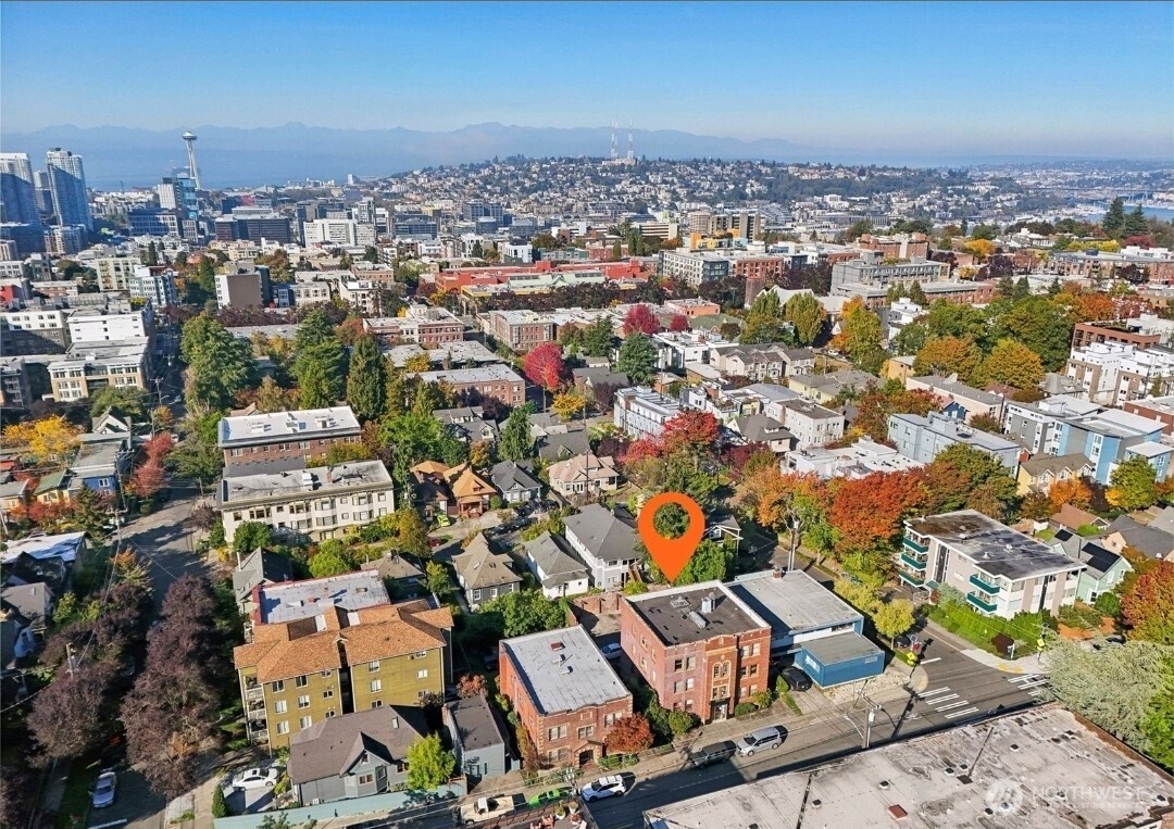 315 12th Avenue E, Seattle, WA 98102