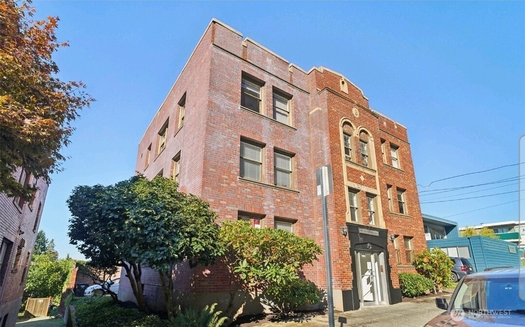 315 12th Avenue E, Seattle, WA 98102