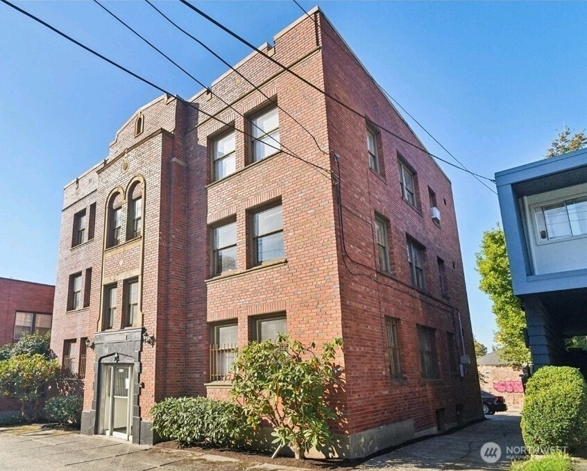 315 12th Avenue E, Seattle, WA 98102