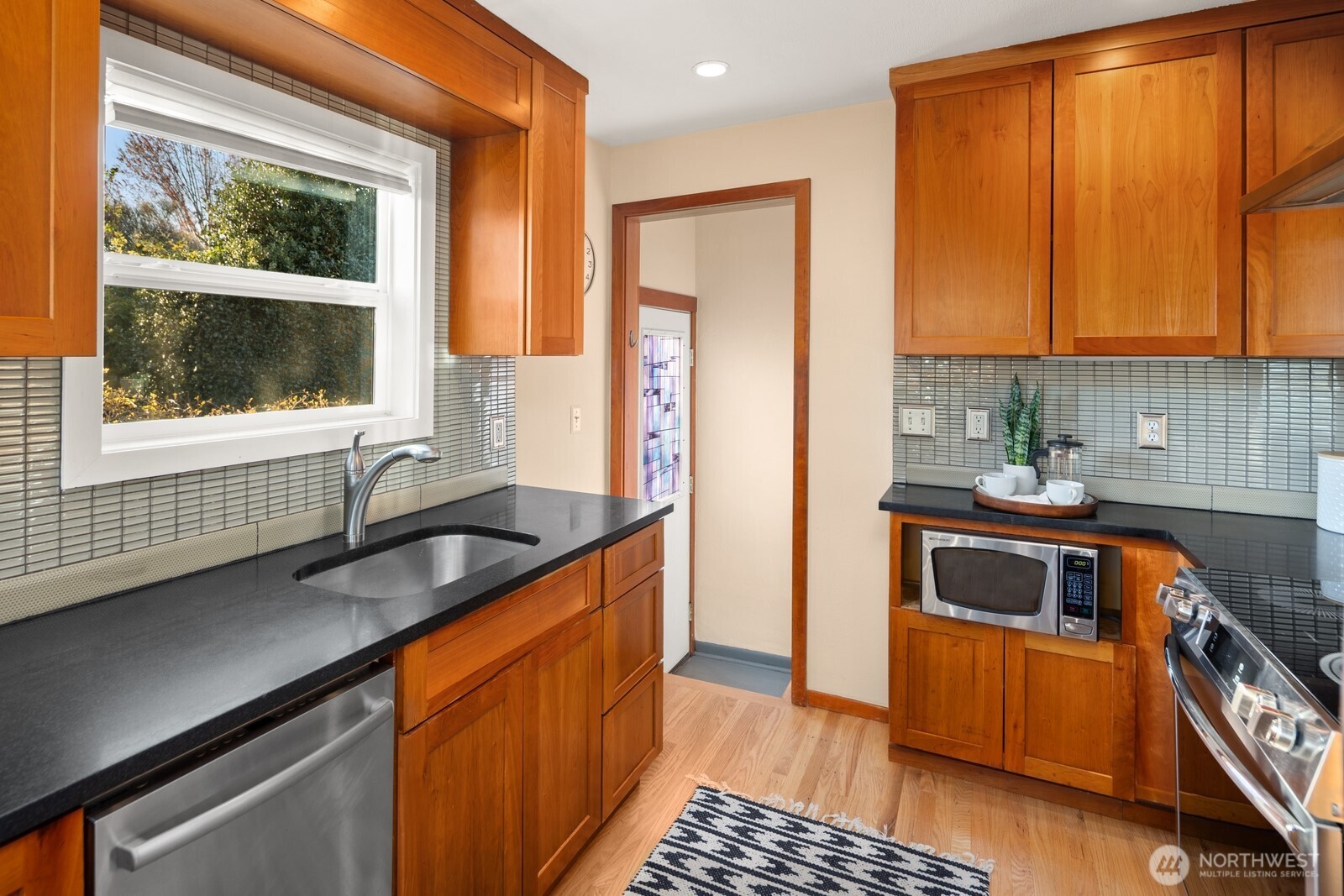 2106 NW 77th Street , Seattle, WA 98117