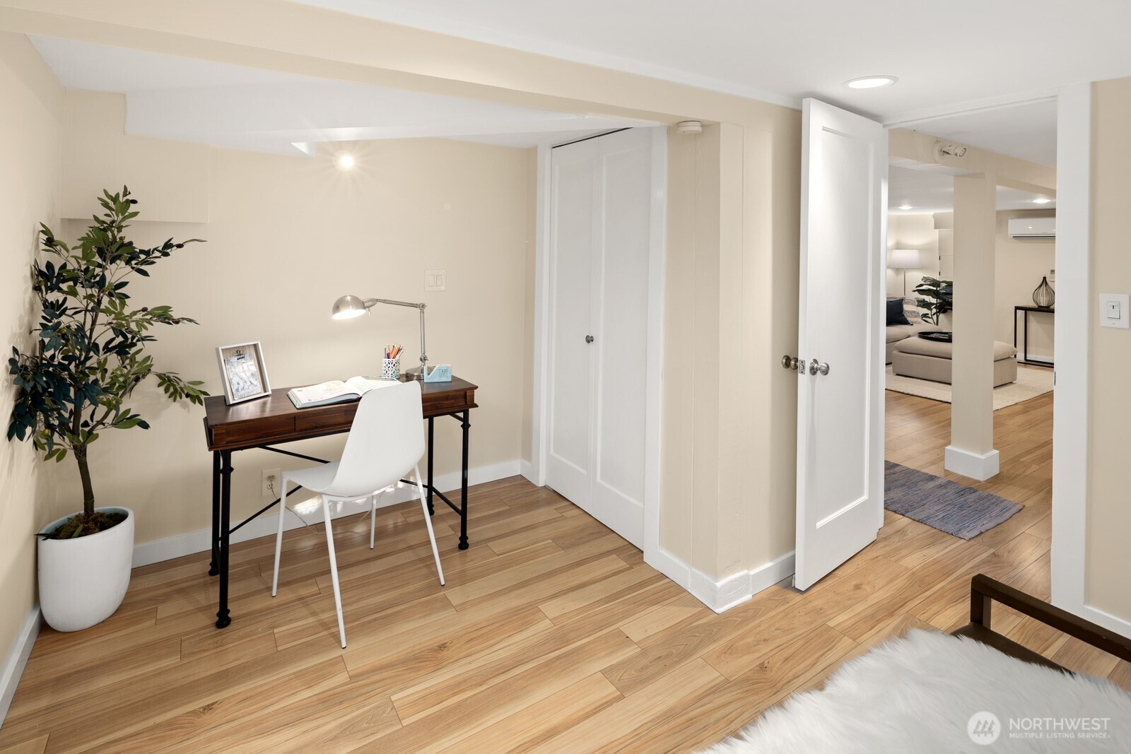 2106 NW 77th Street , Seattle, WA 98117