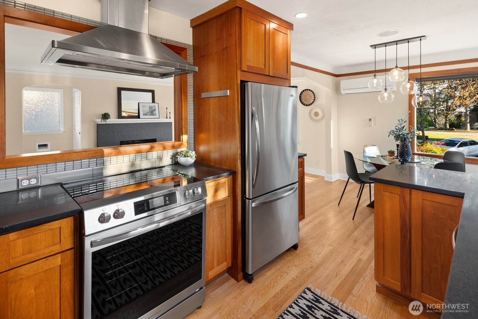 2106 NW 77th Street , Seattle, WA 98117