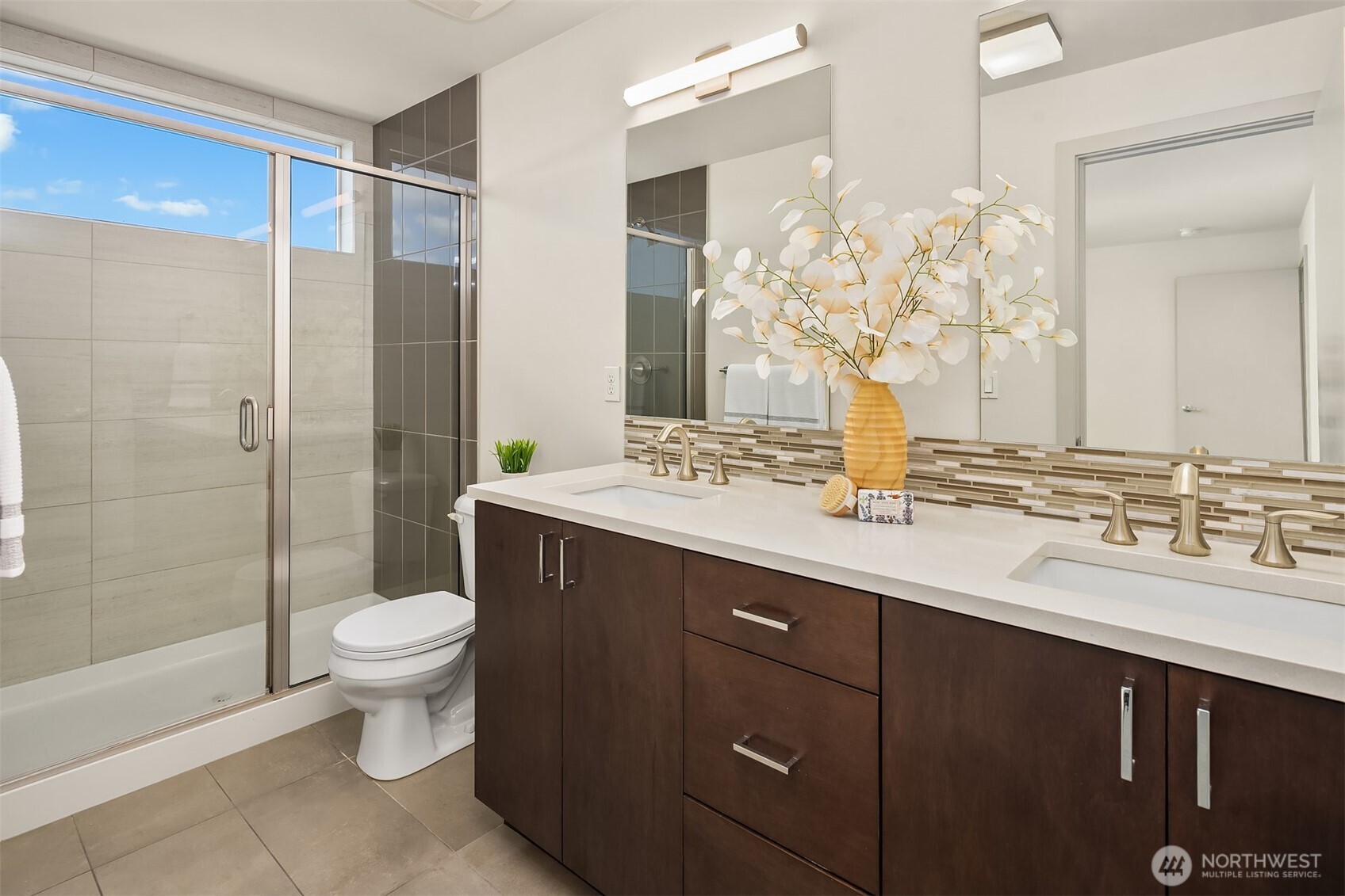 3446 B 22nd Avenue W, Seattle, WA 98199