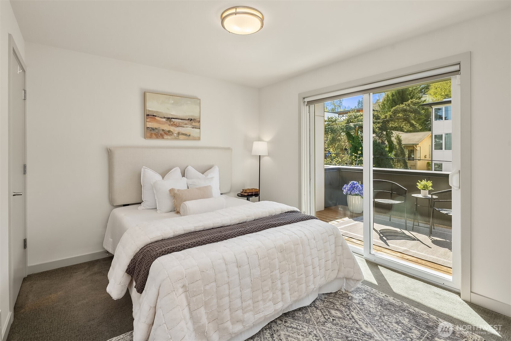 3446 B 22nd Avenue W, Seattle, WA 98199