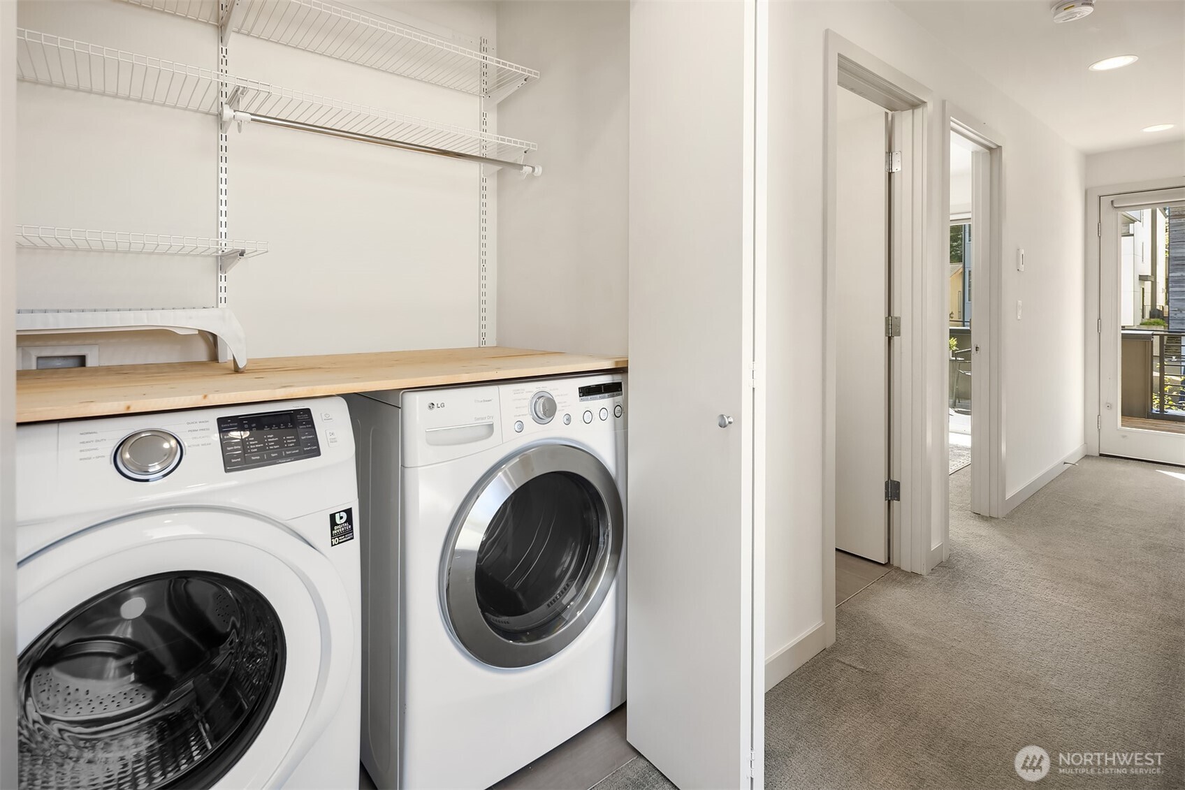 3446 B 22nd Avenue W, Seattle, WA 98199