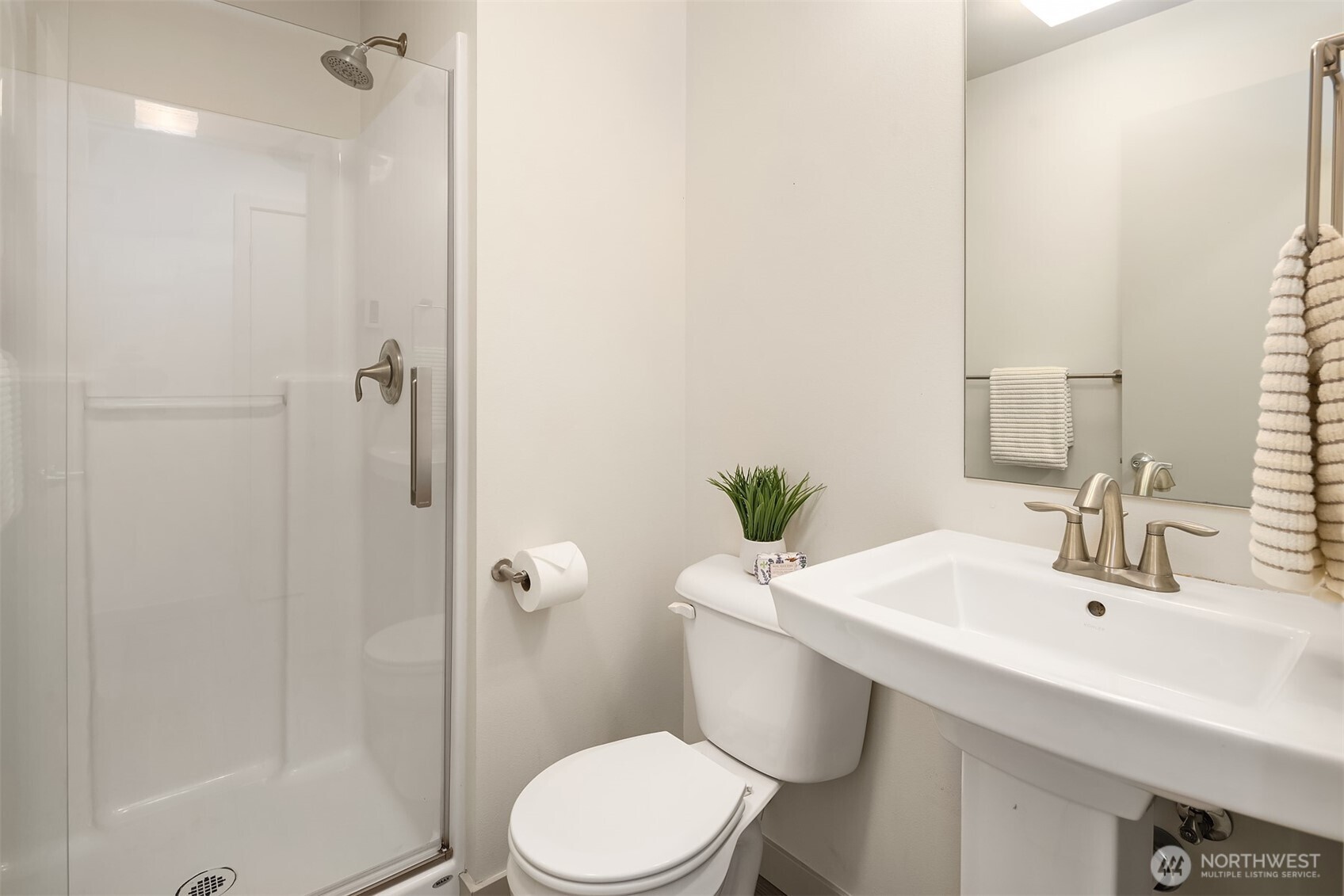 3446 B 22nd Avenue W, Seattle, WA 98199