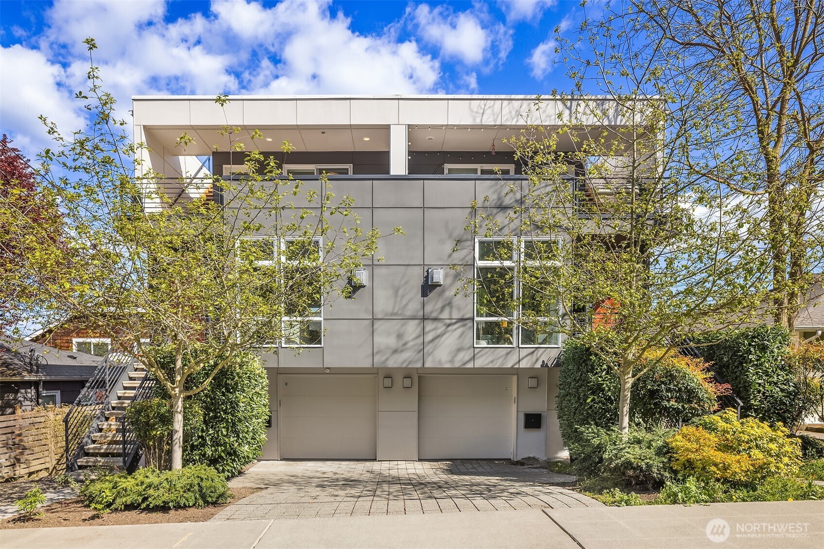 3446 B 22nd Avenue W, Seattle, WA 98199