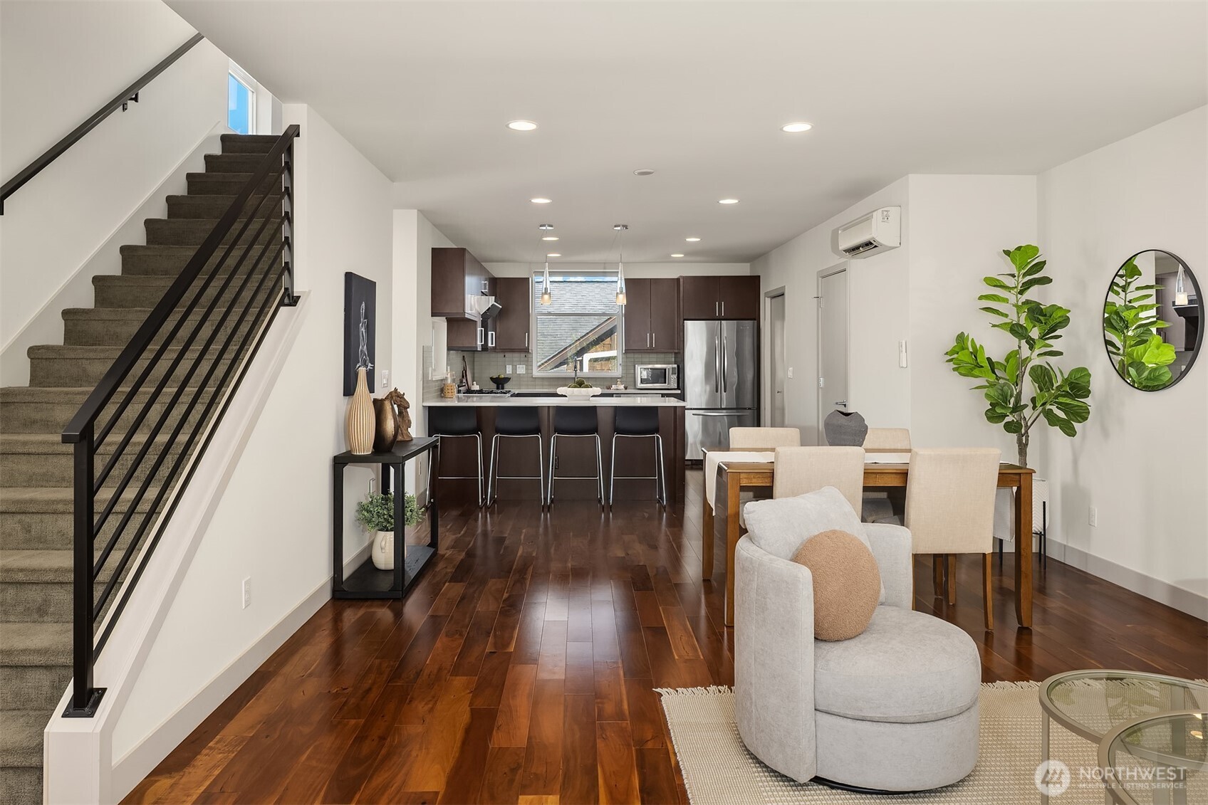 3446 B 22nd Avenue W, Seattle, WA 98199