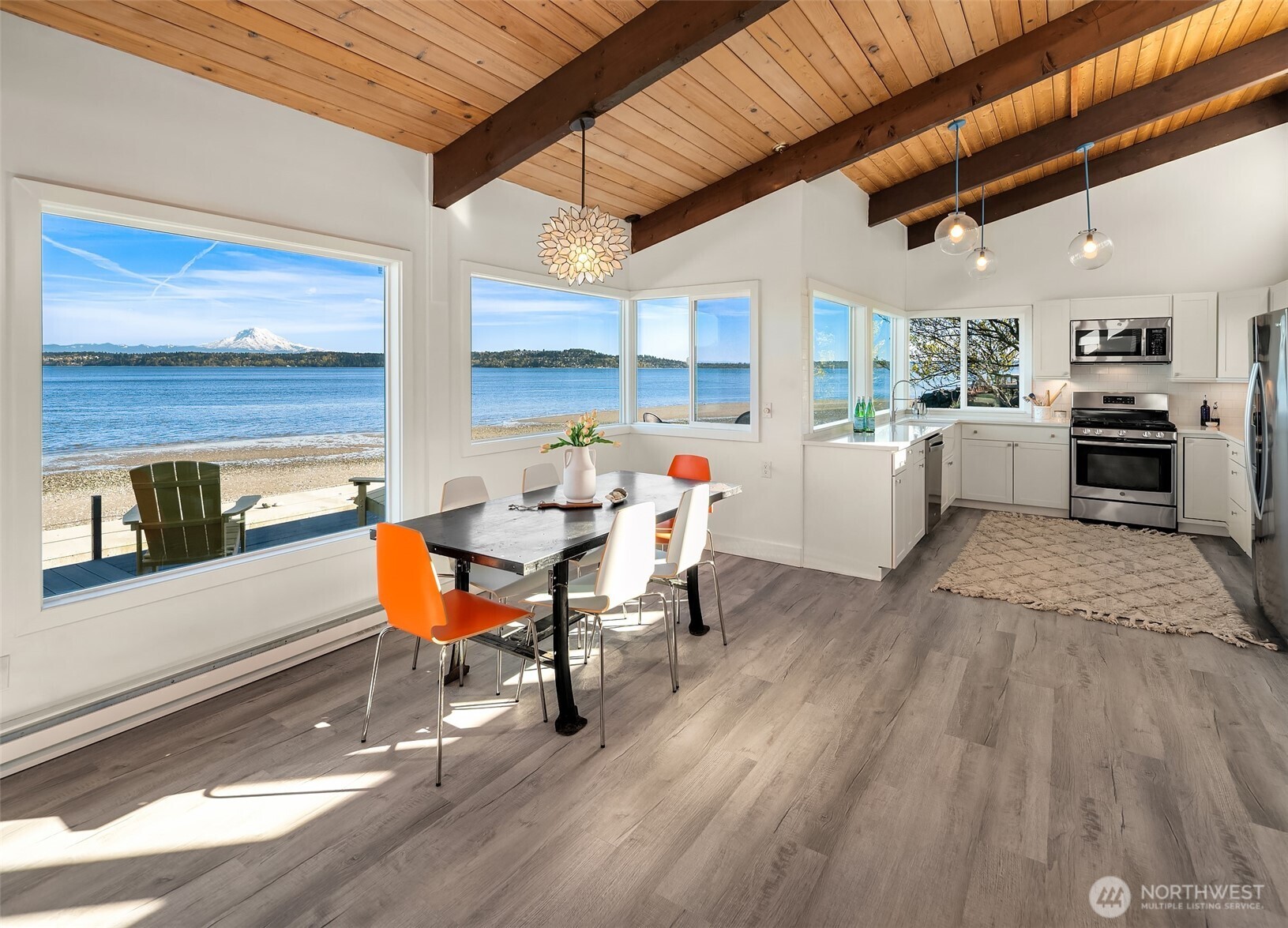 27518 Sandy Shores Drive SW, Vashon, WA 98070-0000