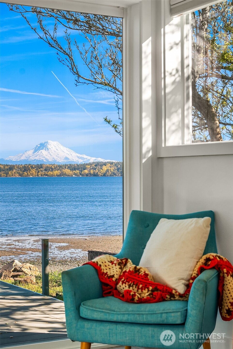 27518 Sandy Shores Drive SW, Vashon, WA 98070-0000