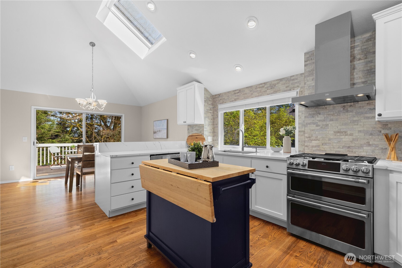 2630 NW Oakcrest Drive , Issaquah, WA 98027