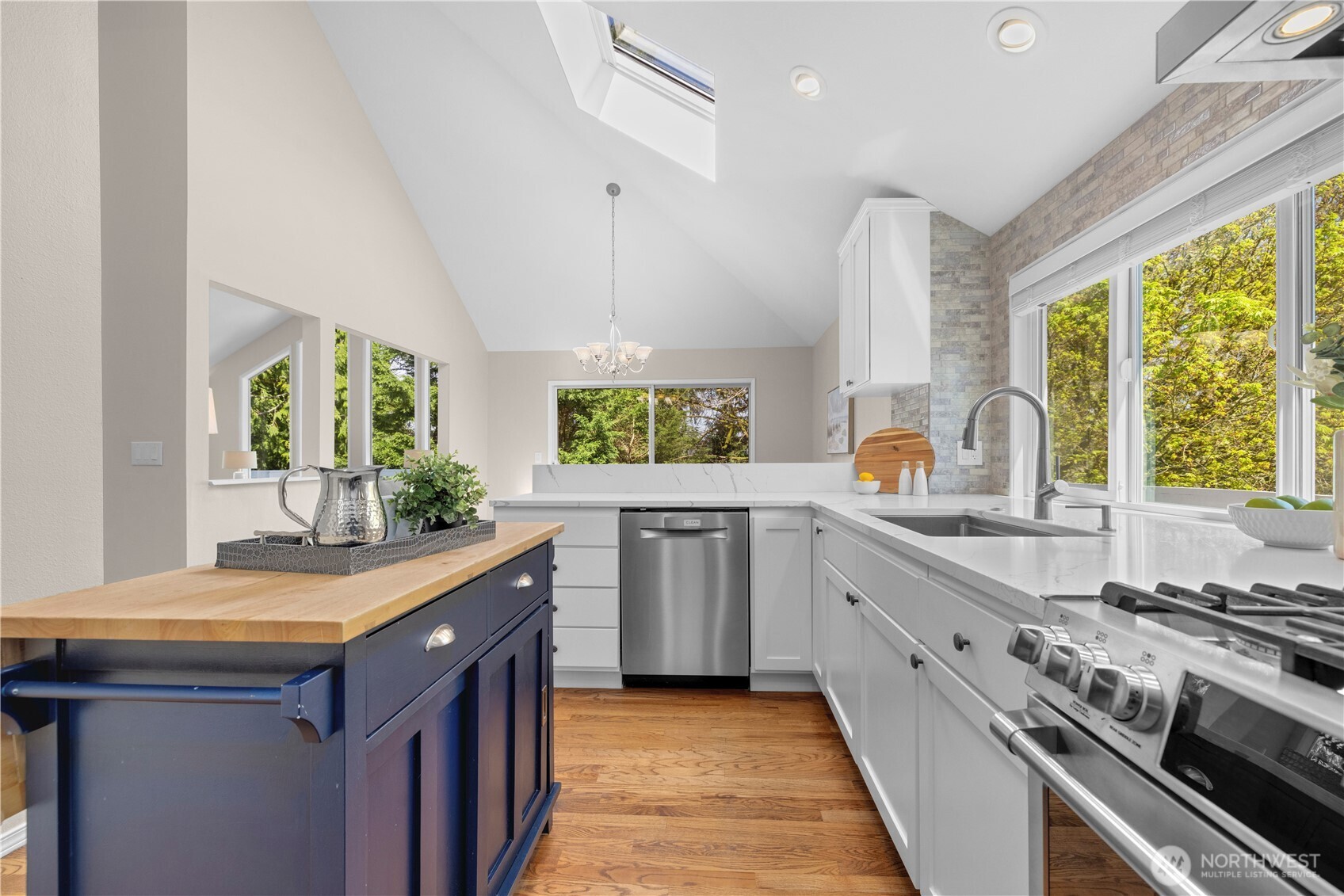 2630 NW Oakcrest Drive , Issaquah, WA 98027