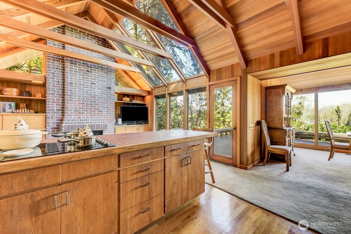 7802 NE 170th Street , Kenmore, WA 98028