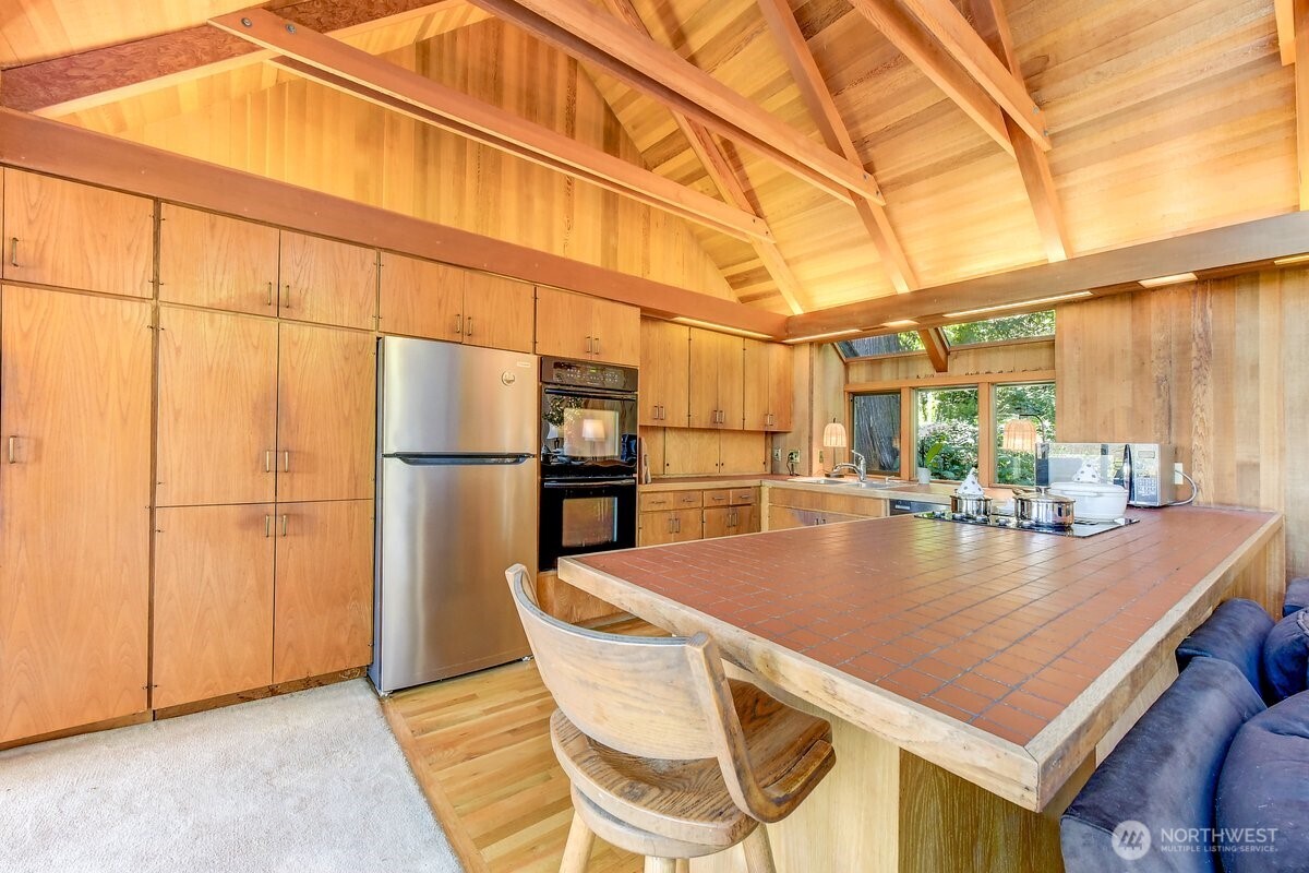 7802 NE 170th Street , Kenmore, WA 98028