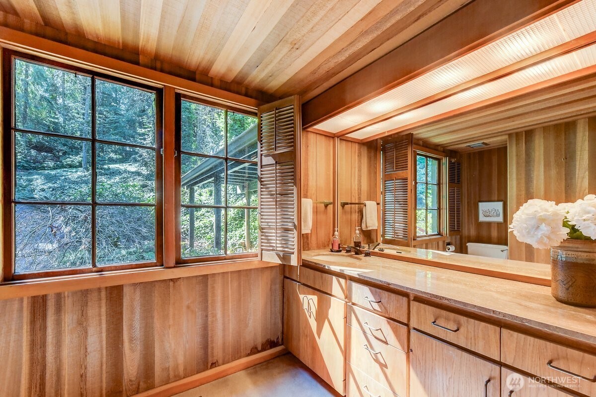 7802 NE 170th Street , Kenmore, WA 98028